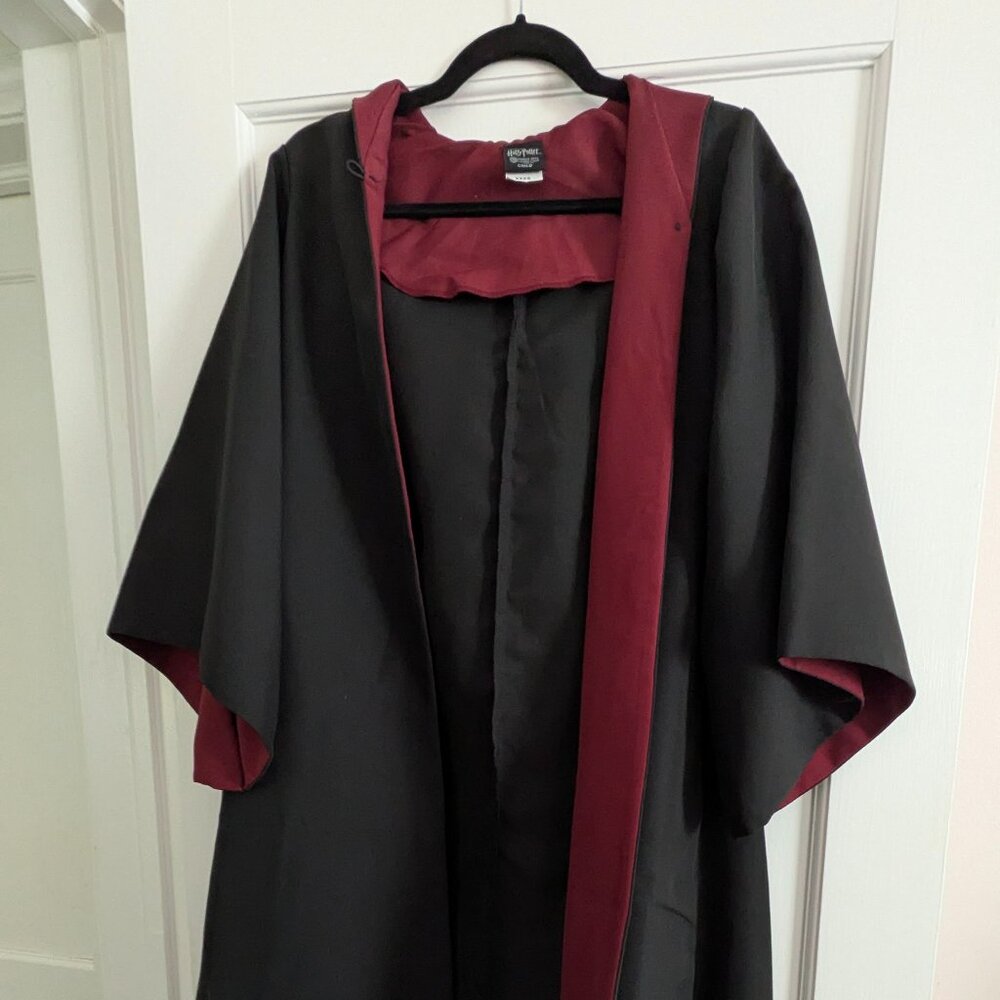 CHILD: Official Harry Potter Gryffindor Cape - Warner Bros studio tour London